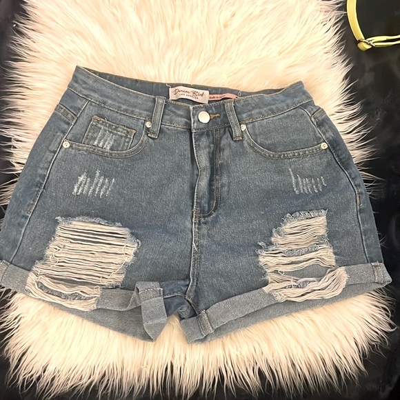 Denim Blvd Pants - Denim Blvd. By Los Angeles woman’s ripped shorts.  size Small